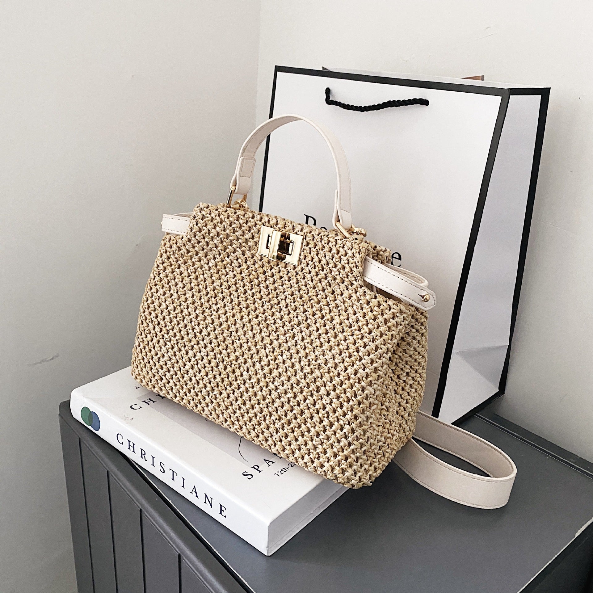 Fashion One-shoulder Messenger Bag Women Summer All-match Portable Straw Bag