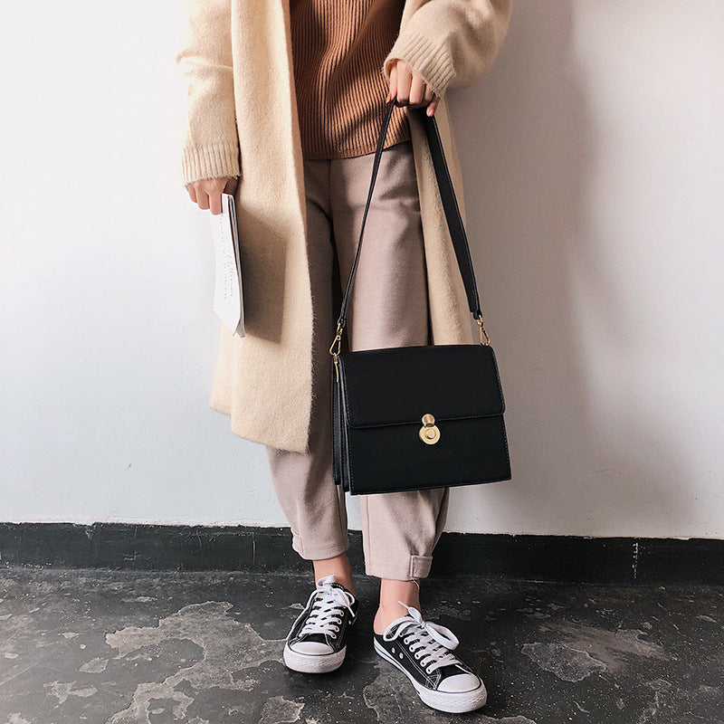 Simple lock small square bag