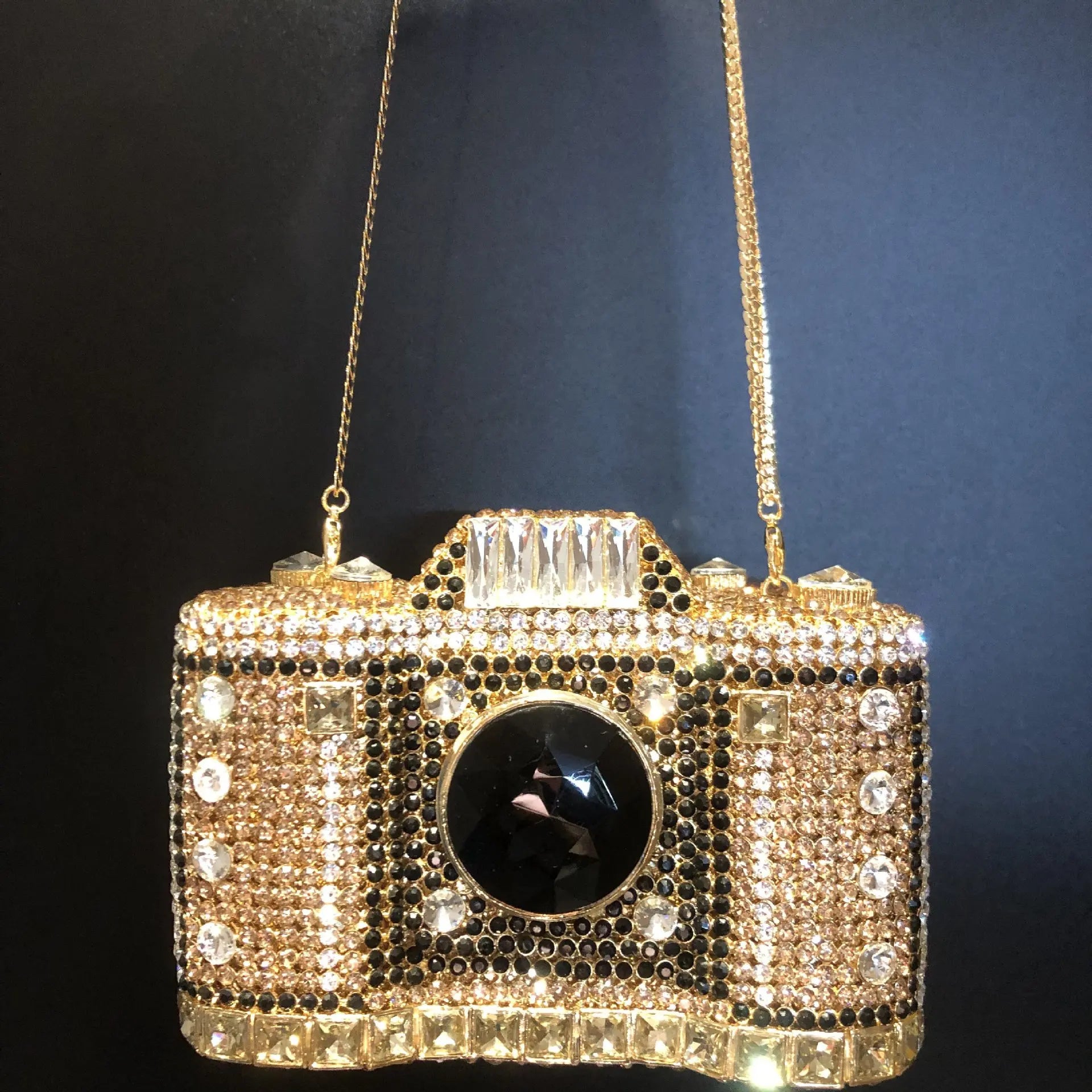 Eleganza Sera: Pochette Lusso per Eventi Speciali