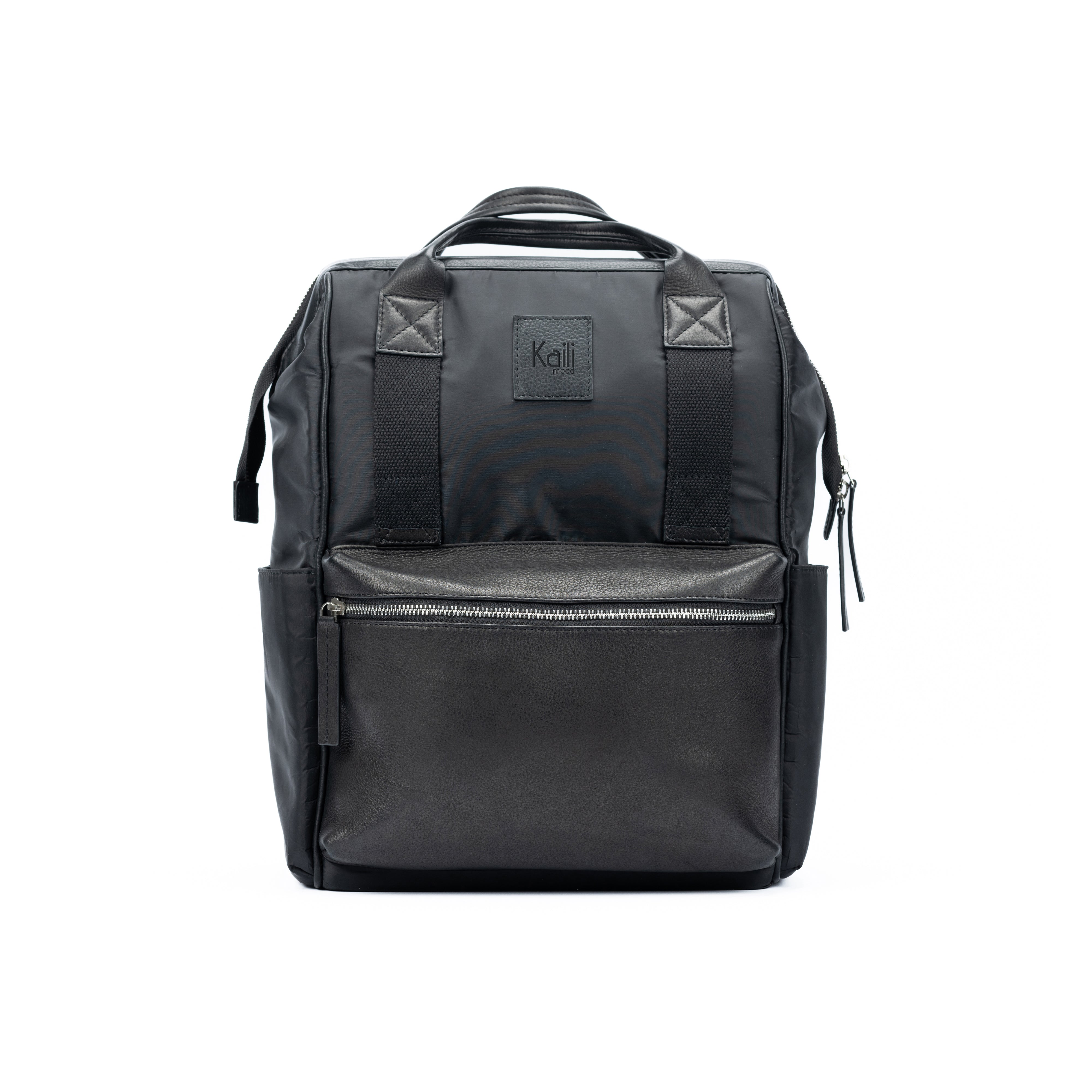 K0037AB | Zaino Idrorepellente in Nylon Waterproof/Vera Pelle pieno fiore con leggera grana - Colore Nero - Accessori Nickel lucido. Dimensioni: cm 27 x 39 x 19 - Confezione: Sacchetto Tnt-1